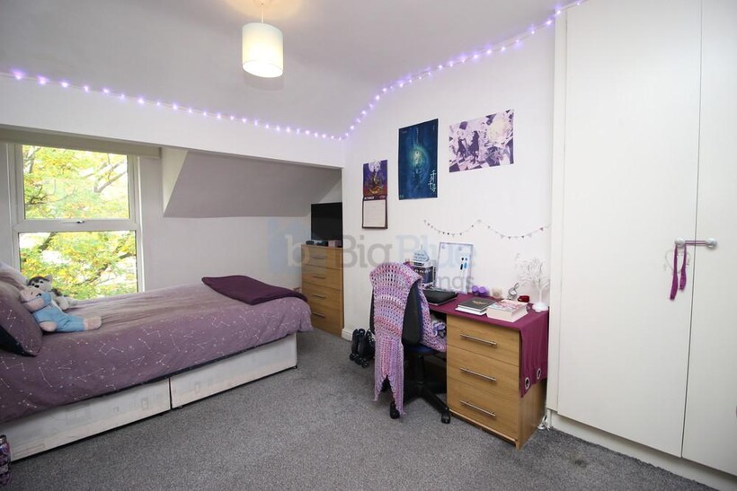 56 Cardigan Road, Headingley, Leeds LS6 9 bed property to rent - £4,290 pcm (£990 pw)