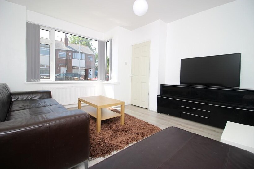 20 Park View Grove, Burley, Leeds LS4 2 bed townhouse to rent - £1,127 pcm (£260 pw)