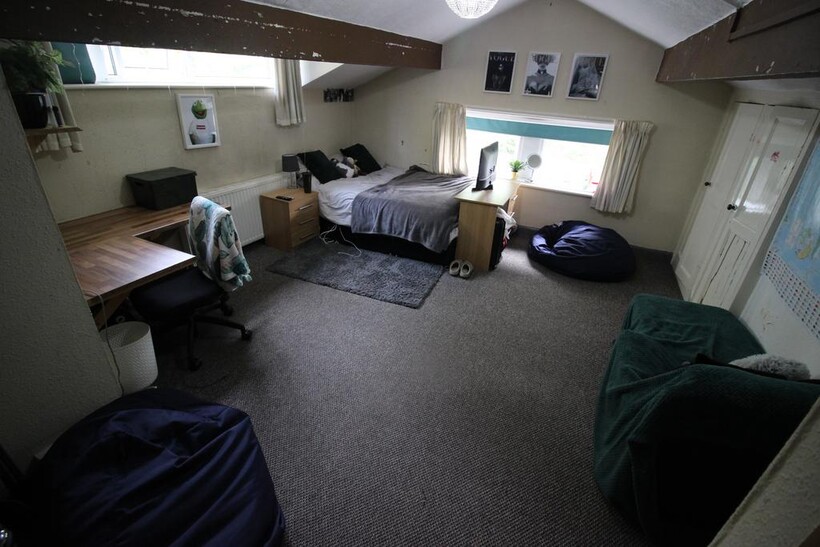 Grosvenor Road, leeds LS6 12 bed detached house to rent - £6,136 pcm (£1,416 pw)