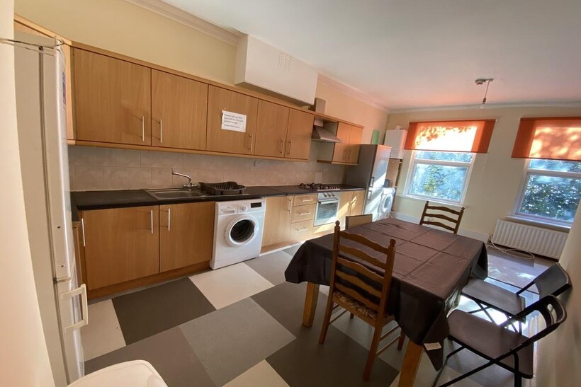 27 Leicester Grove, City Centre... 6 bed terraced house to rent - £2,730 pcm (£630 pw)