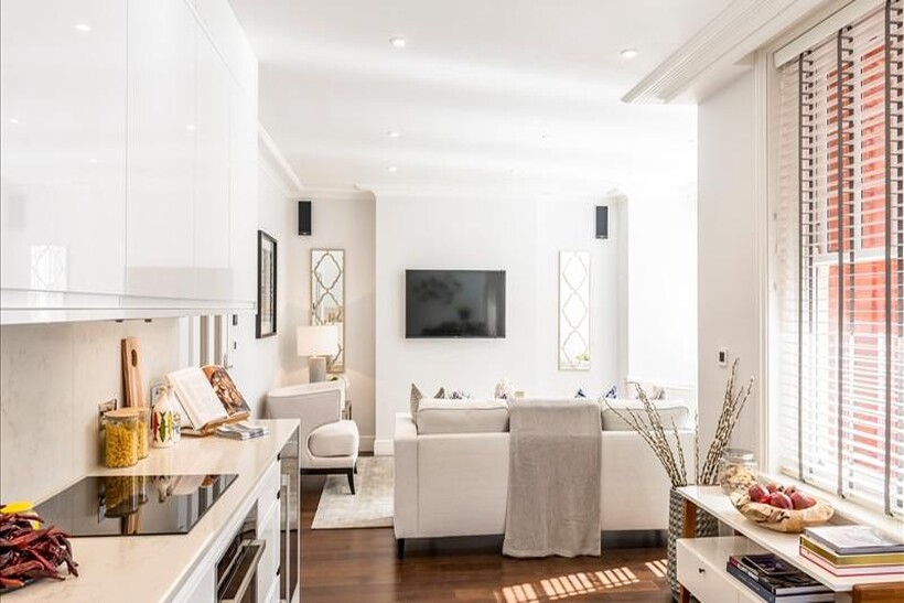 Hamlet Gardens, London, W6 3 bed apartment to rent - £5,828 pcm (£1,345 pw)