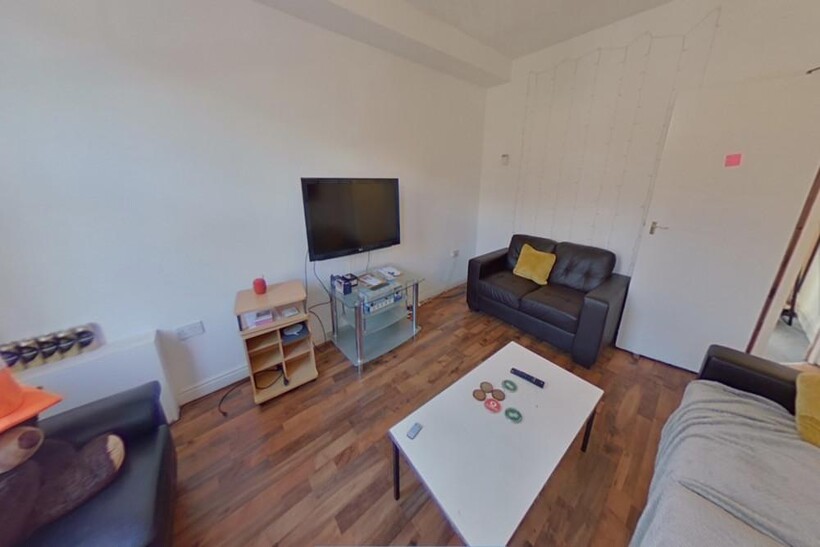 67 Cardigan Lane, Burley, Leeds LS4 6 bed terraced house to rent - £2,600 pcm (£600 pw)