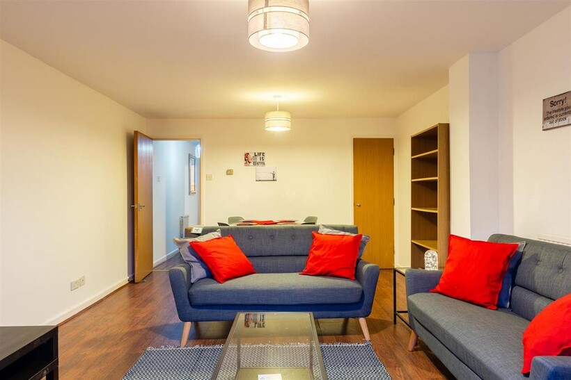 Rickard Close, Hendon Central, London... Property to rent - £2,550 pcm (£588 pw)