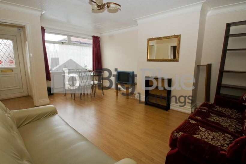 36 Hessle Avenue, Hyde Park, Leeds LS6 3 bed terraced house to rent - £1,495 pcm (£345 pw)