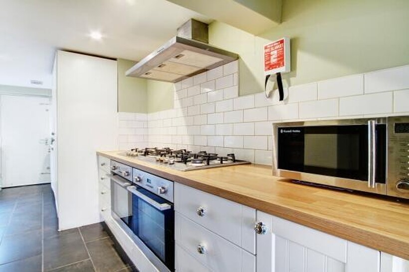 Queens Road, Leeds LS6 8 bed terraced house to rent - £4,680 pcm (£1,080 pw)