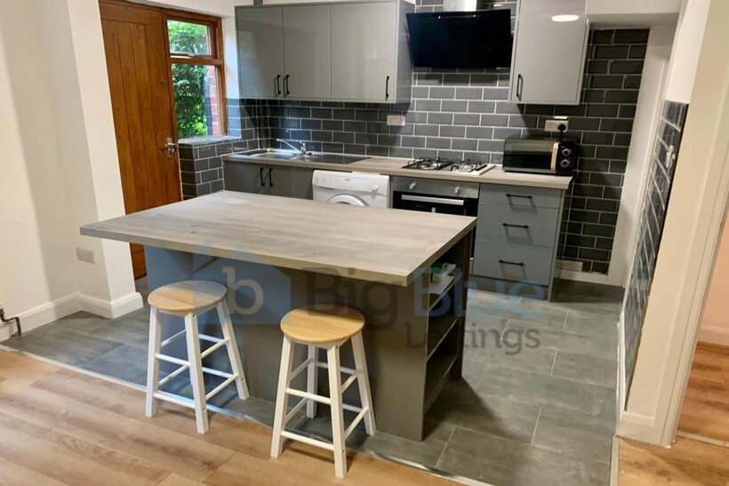 222 Cardigan Lane, Hyde Park, Leeds LS6 4 bed terraced house to rent - £2,531 pcm (£584 pw)