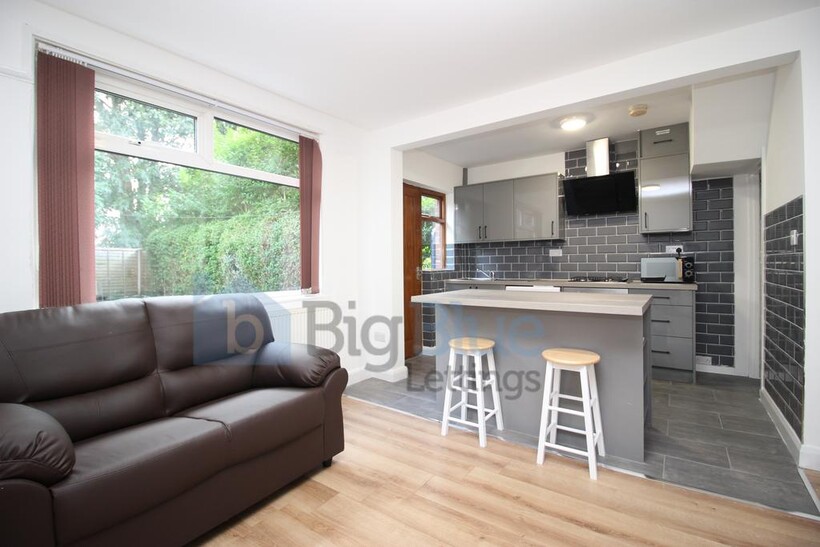 222 Cardigan Lane, Hyde Park, Leeds LS6 4 bed terraced house to rent - £2,531 pcm (£584 pw)