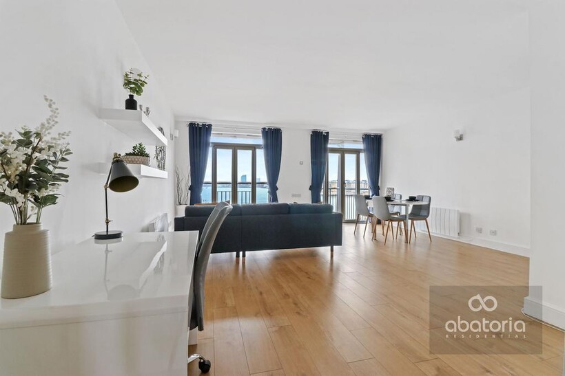 Dundee Wharf, 100 Three Colt Street... 2 bed apartment to rent - £2,999 pcm (£692 pw)