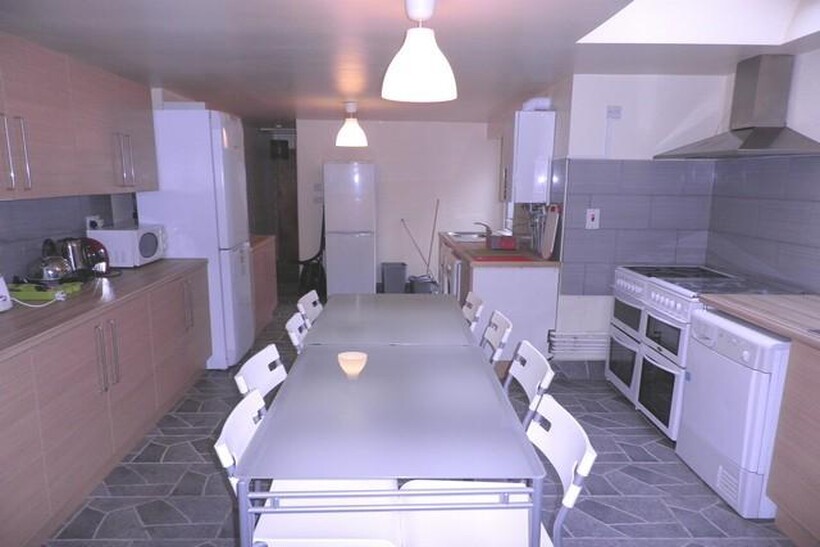 Dawlish Road, Birmingham B29 9 bed semi-detached house to rent - £390 pcm (£90 pw)