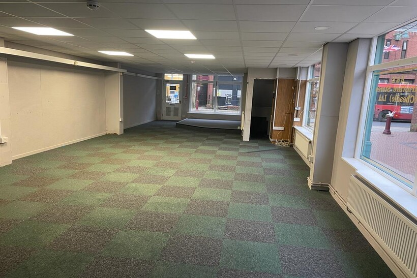 Central Buildings, High Street... Property to rent - £1,000 pcm (£231 pw)