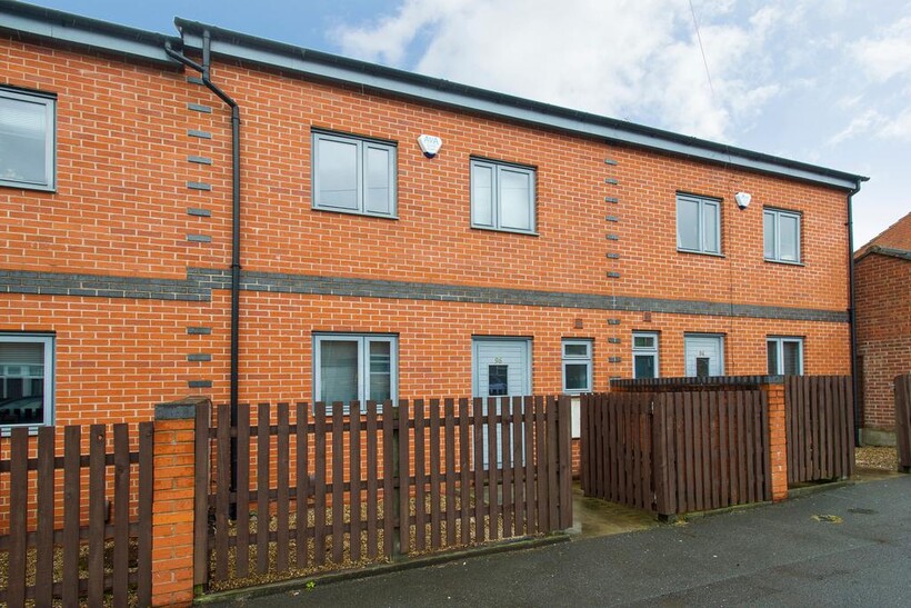 96 Allington Avenue, Lenton... 6 bed townhouse to rent - £2,730 pcm (£630 pw)