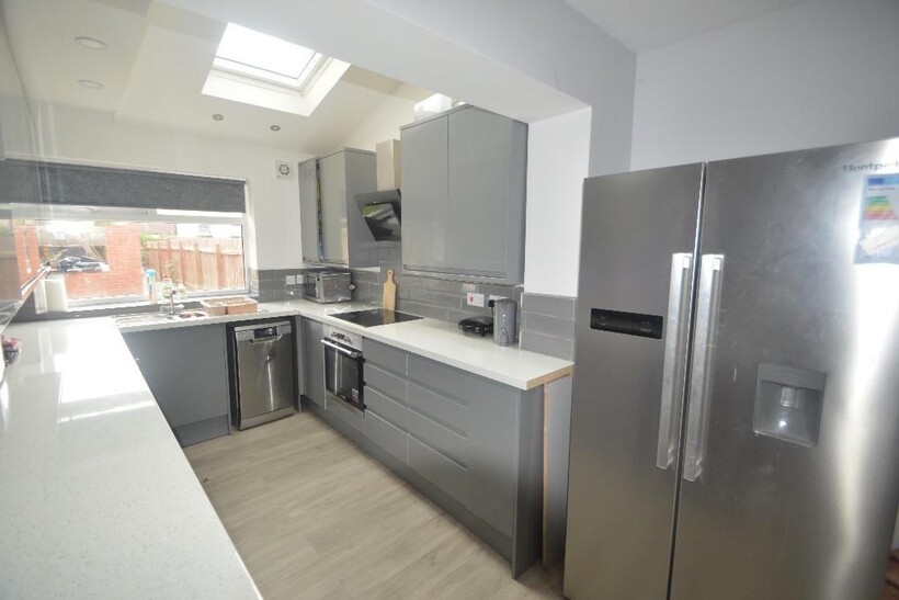 Newport View, Leeds LS6 6 bed house to rent - £585 pcm (£135 pw)