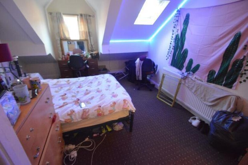 Hessle View, Leeds LS6 5 bed house to rent - £585 pcm (£135 pw)