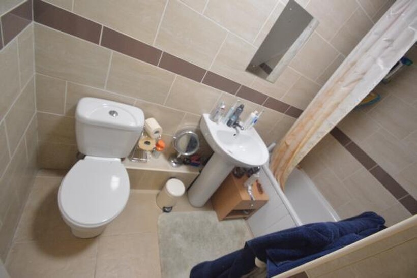 Hessle View, Leeds LS6 5 bed house to rent - £585 pcm (£135 pw)