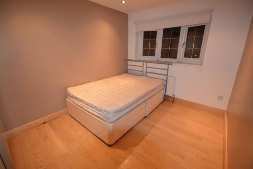 Howden Place, Leeds LS6 4 bed detached house to rent - £607 pcm (£140 pw)