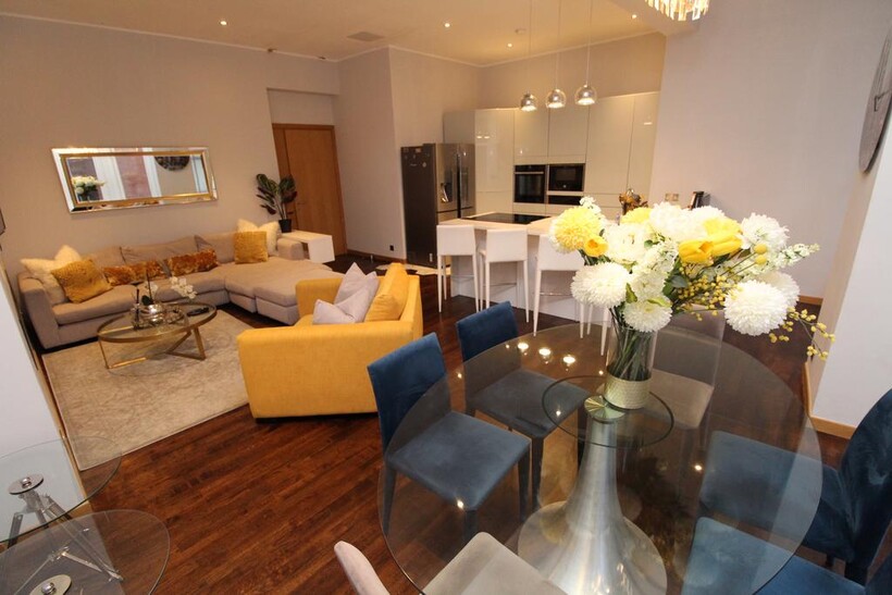 York Street, Glasgow G2 2 bed apartment to rent - £1,700 pcm (£392 pw)