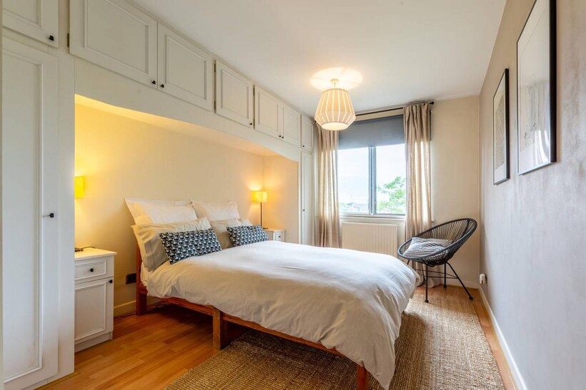 Upper Richmond Road, Putney, London... 2 bed flat to rent - £3,250 pcm (£750 pw)