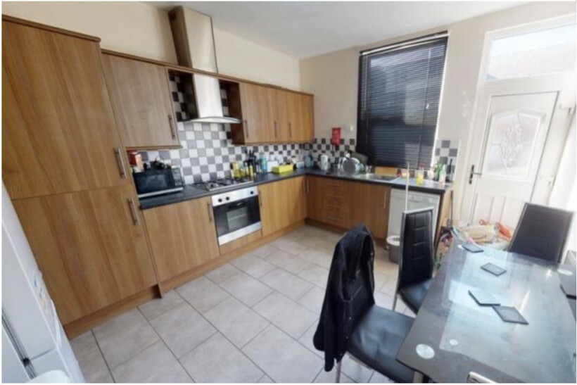 Mayville Street, Leeds LS6 4 bed house to rent - £464 pcm (£107 pw)