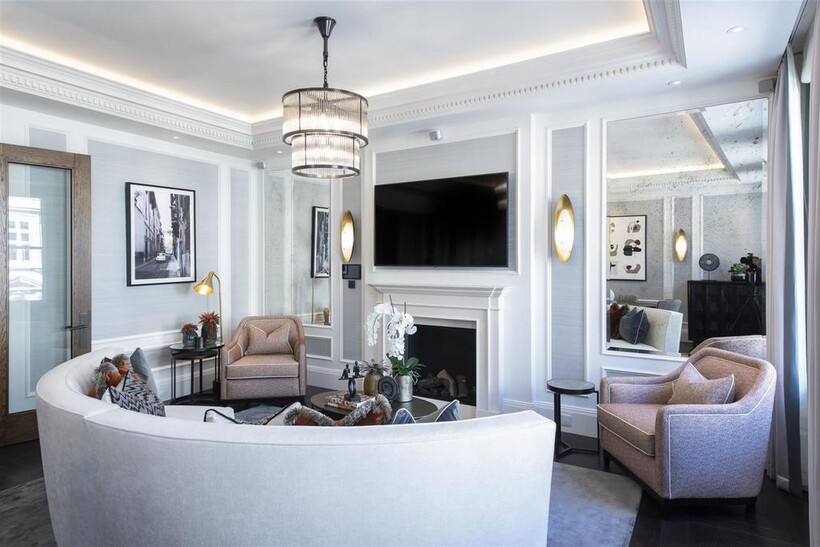 Prince of Wales Terrace W8 2 bed apartment to rent - £14,300 pcm (£3,300 pw)