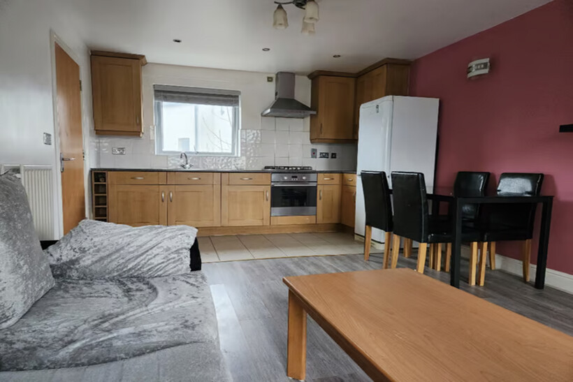 Quartz Court, Rayners Lane, Harrow, London  HA2 1 bed flat to rent - £1,300 pcm (£300 pw)
