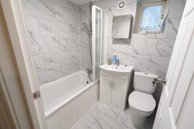Kilburn Park Road, London NW6 2 bed flat to rent - £2,100 pcm (£485 pw)