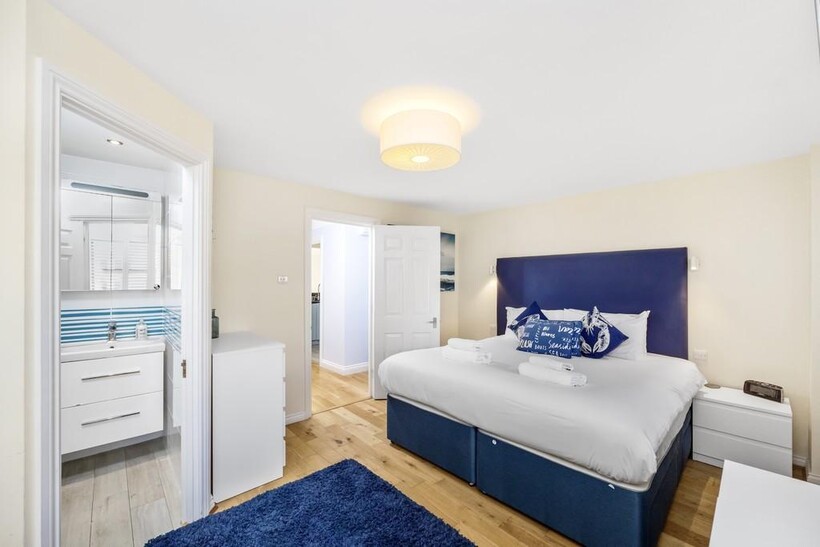 Neptune Court, Brighton Marina Village 3 bed apartment to rent - £5,200 pcm (£1,200 pw)