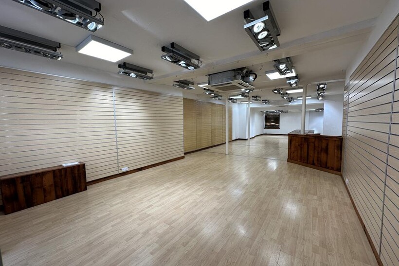 High Street, Barnstaple EX31 Retail property (high street) to rent - £2,083 pcm (£481 pw)