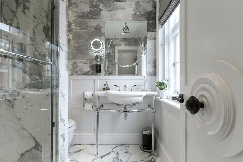 North Audley Street, London W1K 4 bed flat to rent - £36,703 pcm (£8,470 pw)