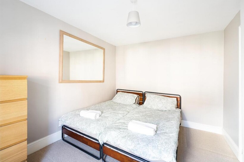 Richmond Dale, Bristol BS8 2 bed cottage to rent - £3,600 pcm (£831 pw)