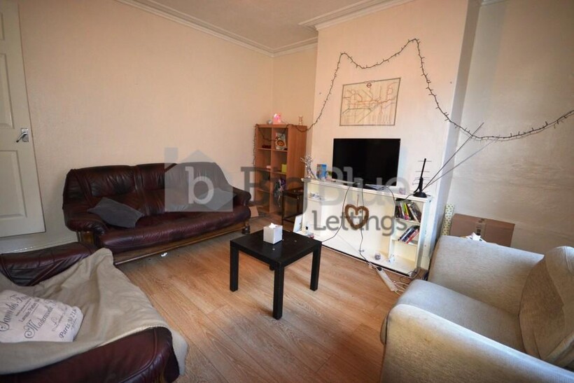 7 Thornville Mount, Hyde Park, Leeds LS6 2 bed property to rent - £1,127 pcm (£260 pw)