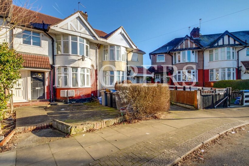 Braemar Avenue, London, NW10 2 bed flat to rent - £2,100 pcm (£485 pw)