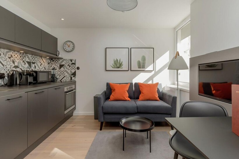 Market Street, Edinburgh EH1 1 bed serviced apartment to rent - £2,700 pcm (£623 pw)