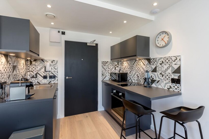 Market Street, Edinburgh EH1 1 bed serviced apartment to rent - £2,850 pcm (£658 pw)
