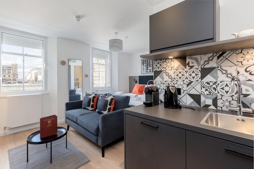 Market Street, Edinburgh EH1 1 bed serviced apartment to rent - £2,850 pcm (£658 pw)