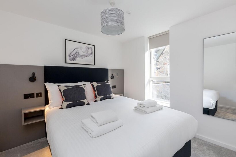 Market Street, Edinburgh EH1 1 bed serviced apartment to rent - £3,000 pcm (£692 pw)
