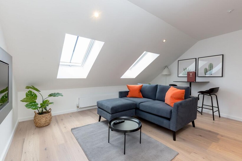 Market Street, Edinburgh EH1 1 bed serviced apartment to rent - £3,000 pcm (£692 pw)