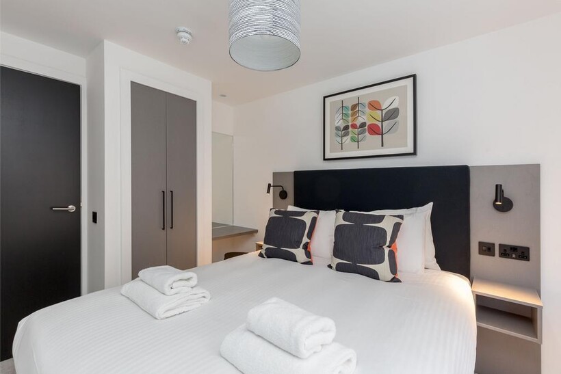 Market Street, Edinburgh EH1 2 bed serviced apartment to rent - £4,200 pcm (£969 pw)