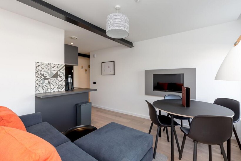 Market Street, Edinburgh EH1 2 bed serviced apartment to rent - £4,200 pcm (£969 pw)