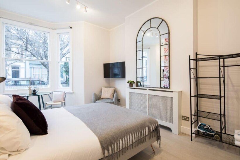 Hammersmith Grove, London W6 1 bed serviced apartment to rent - £2,550 pcm (£588 pw)