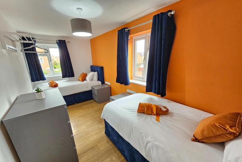 Bostocke Close, Laindon SS15 4 bed house to rent - £8,400 pcm (£1,938 pw)