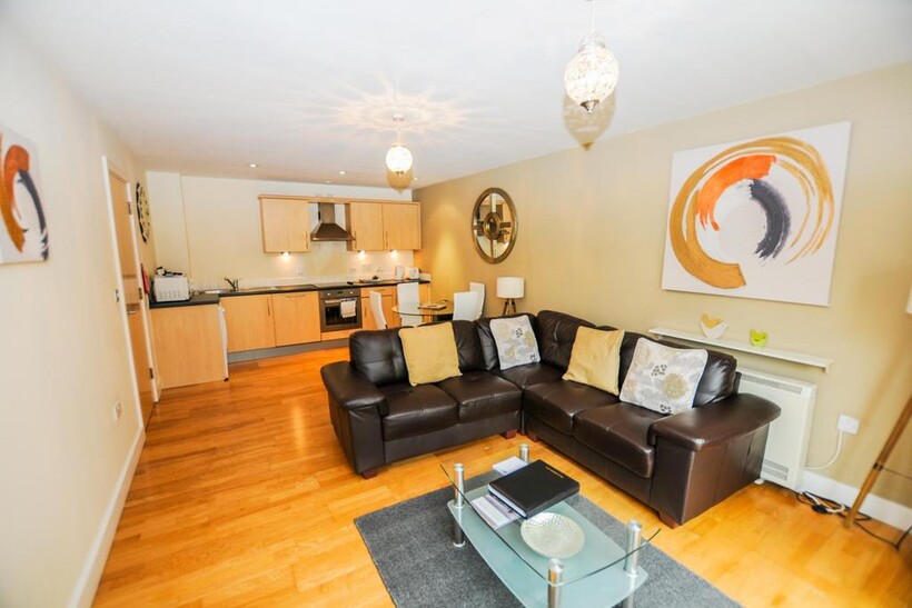 Montague Street, Bristol BS2 Serviced apartment to rent - £2,520 pcm (£582 pw)