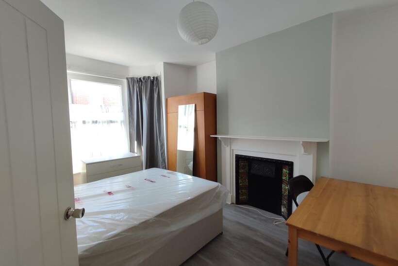 Jubilee Road, Southsea PO4 4 bed terraced house to rent - £2,072 pcm (£478 pw)