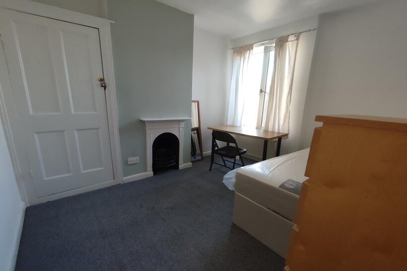 Jubilee Road, Southsea PO4 4 bed terraced house to rent - £2,072 pcm (£478 pw)