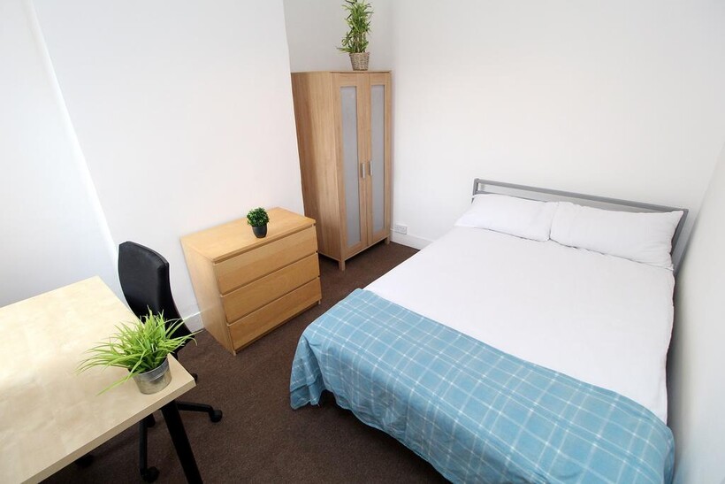 Jessie Road, Southsea PO4 5 bed terraced house to rent - £2,589 pcm (£597 pw)