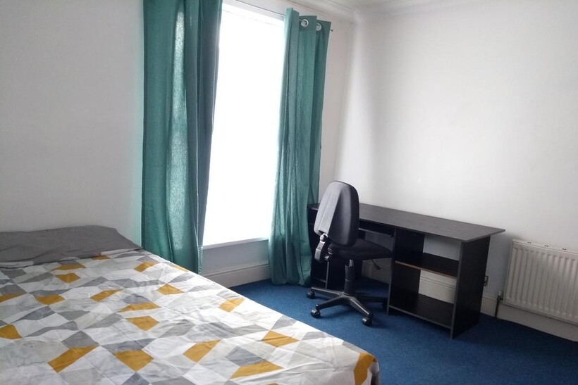 Londesborough Road, Southsea PO4 3 bed terraced house to rent - £1,625 pcm (£375 pw)