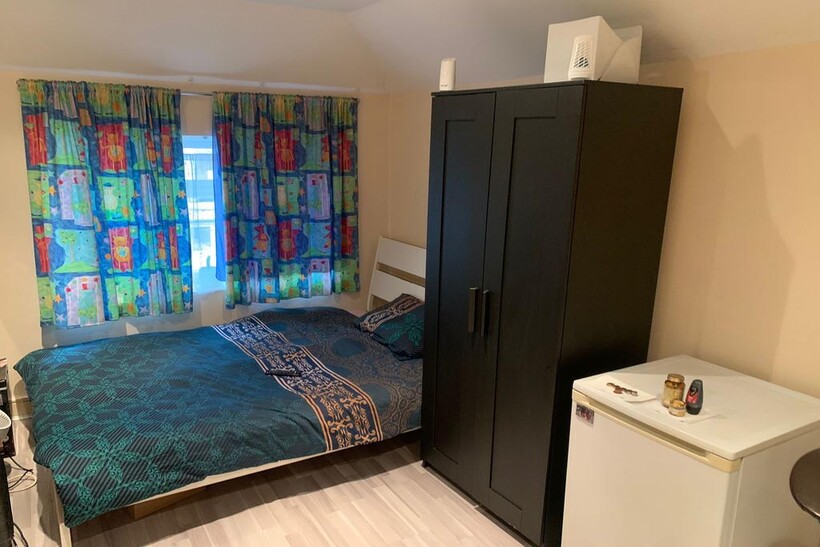 ha1 2sq Mixed use to rent - £850 pcm (£196 pw)