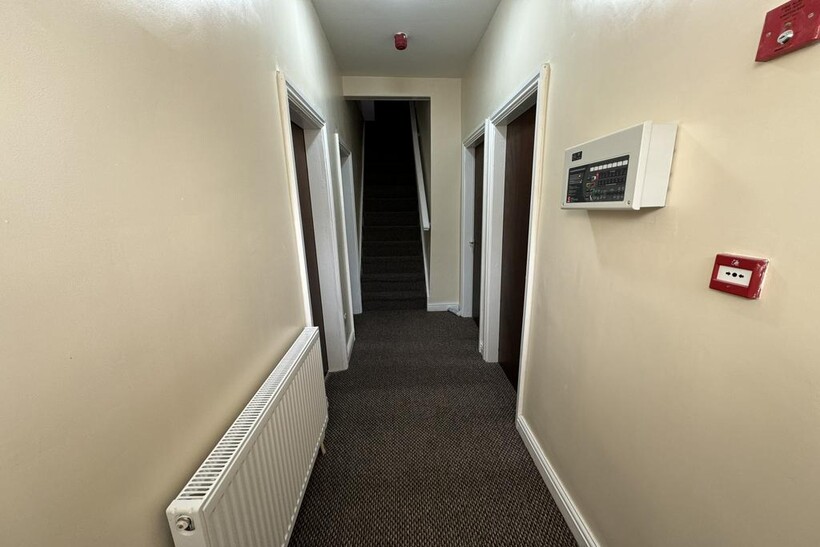 Thornbury Drive, Bradford, West... 1 bed flat to rent - £585 pcm (£135 pw)