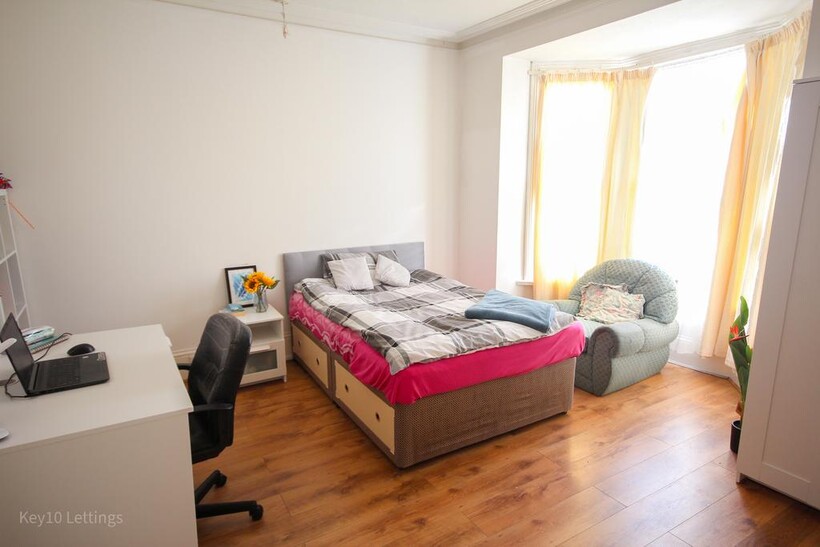 Fawcett Road, Southsea PO4 5 bed terraced house to rent - £2,708 pcm (£625 pw)