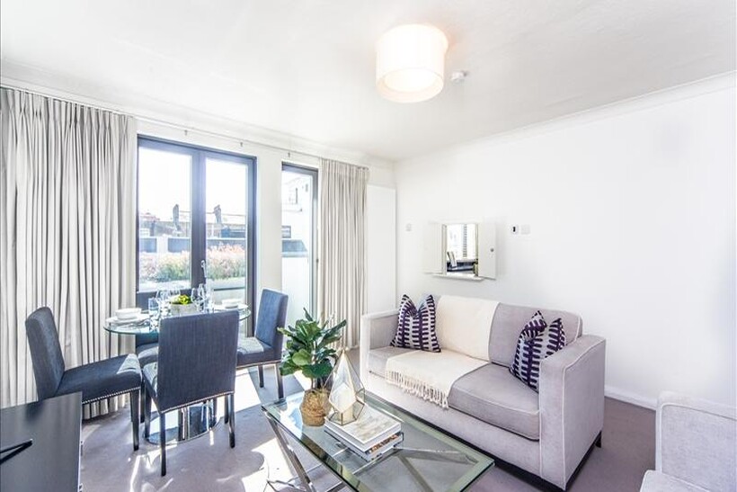 Fulham Road, London SW3 2 bed flat to rent - £3,900 pcm (£900 pw)