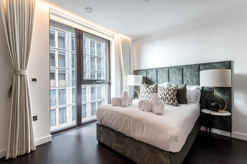 Charles Clowes Walk, London SW11 2 bed flat to rent - £4,073 pcm (£940 pw)